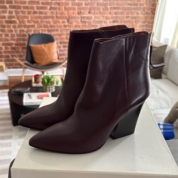 Chic Brown Ankle Booties 100% Leather - Picture 2 of 6